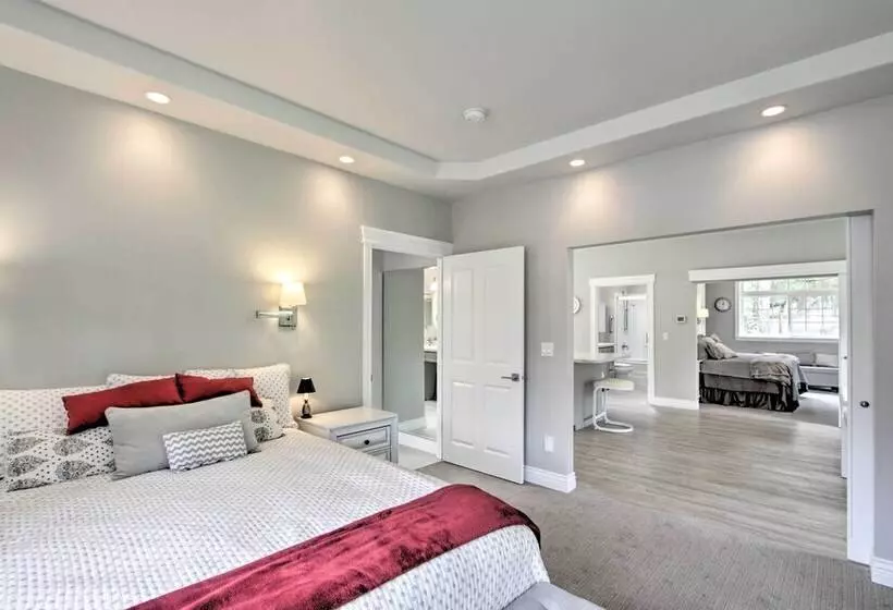 Contemporary Tacoma Cottage W/ Deck & Pond!