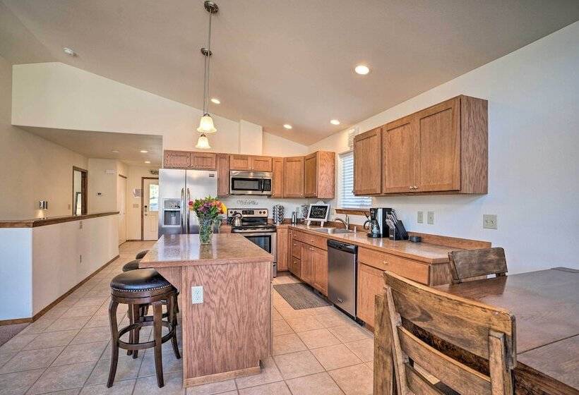 Coulee City Home W/ Mtn Views Steps To Blue Lake