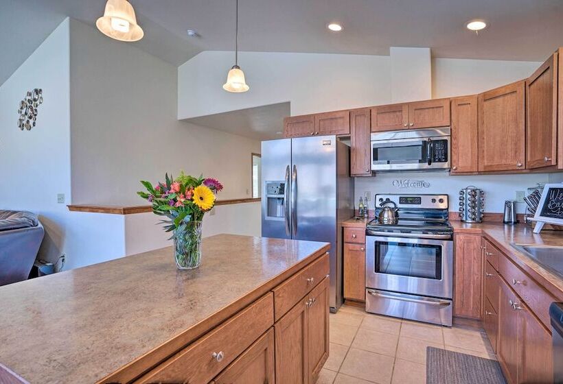 Coulee City Home W/ Mtn Views Steps To Blue Lake