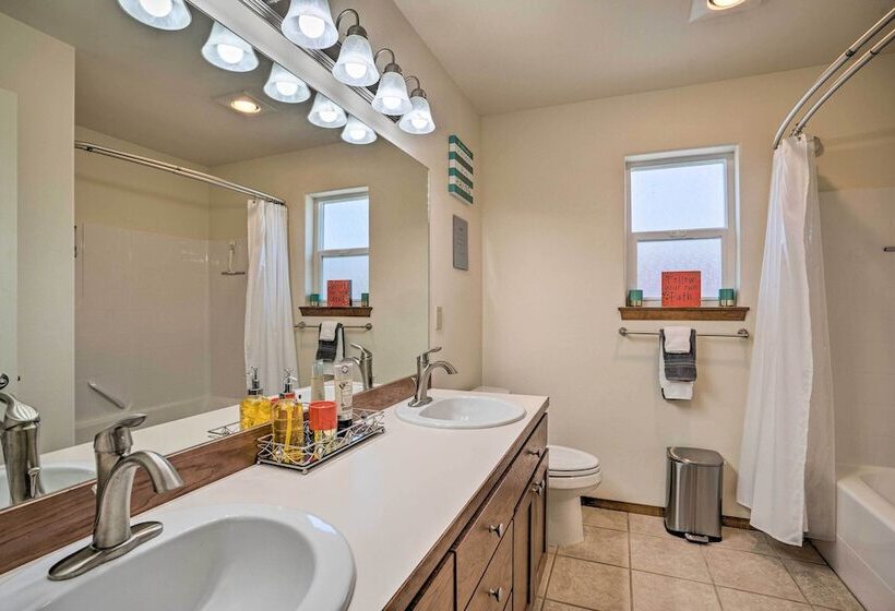 Coulee City Home W/ Mtn Views Steps To Blue Lake