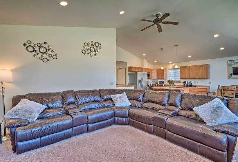 Coulee City Home W/ Mtn Views   Steps To Blue Lake