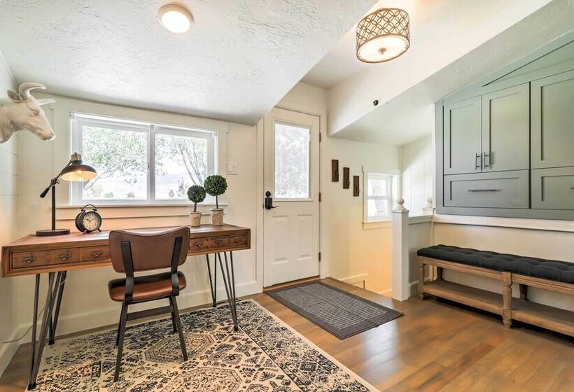 Cozy Farmhouse Style Cottage By Mighty 5 Ntl Parks