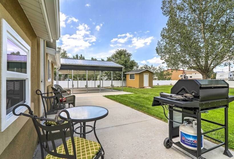 Cozy Farmhouse Style Cottage By Mighty 5 Ntl Parks