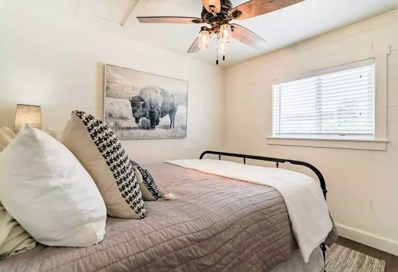 Cozy Farmhouse Style Cottage By Mighty 5 Ntl Parks