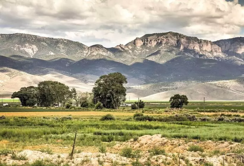 Cozy Farmhouse Style Cottage By Mighty 5 Ntl Parks