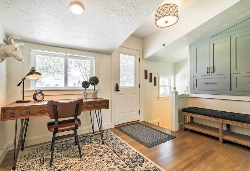 Cozy Farmhouse Style Cottage By Mighty 5 Ntl Parks