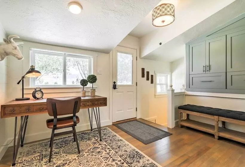 Cozy Farmhouse Style Cottage By Mighty 5 Ntl Parks