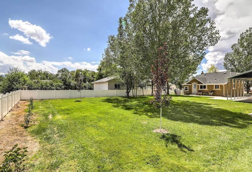 Cozy Farmhouse Style Cottage By Mighty 5 Ntl Parks