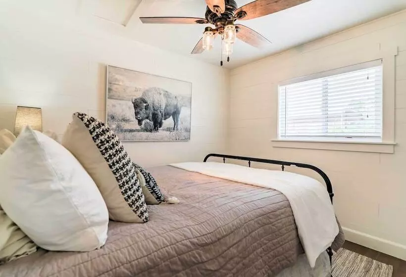 Cozy Farmhouse Style Cottage By Mighty 5 Ntl Parks