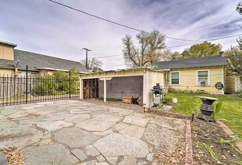 Sunny Sierra Valley Cottage: Hike + Explore!