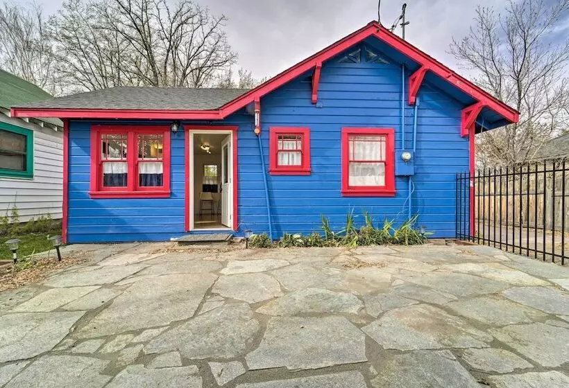 Sunny Sierra Valley Cottage: Hike + Explore!