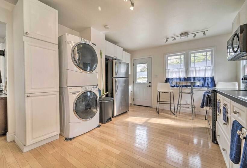 Sunny Sierra Valley Cottage: Hike + Explore!