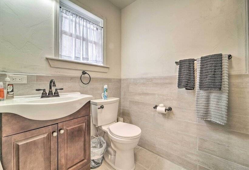 Sunny Sierra Valley Cottage: Hike + Explore!