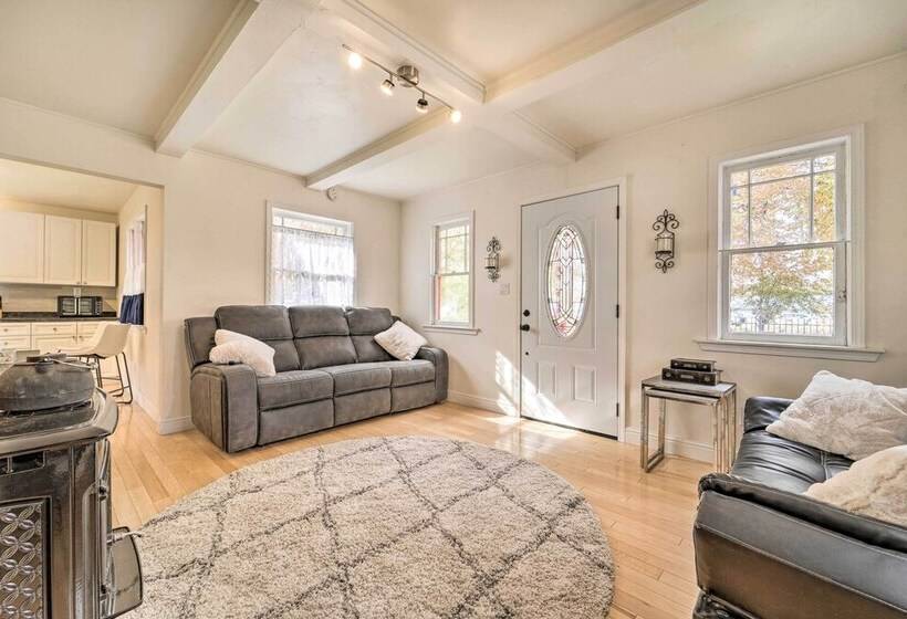 Sunny Sierra Valley Cottage: Hike + Explore!