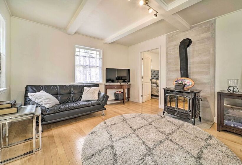 Sunny Sierra Valley Cottage: Hike + Explore!