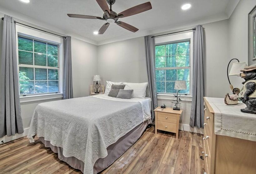 Crystal River Cabin W/ Scenic View & Fire Pit