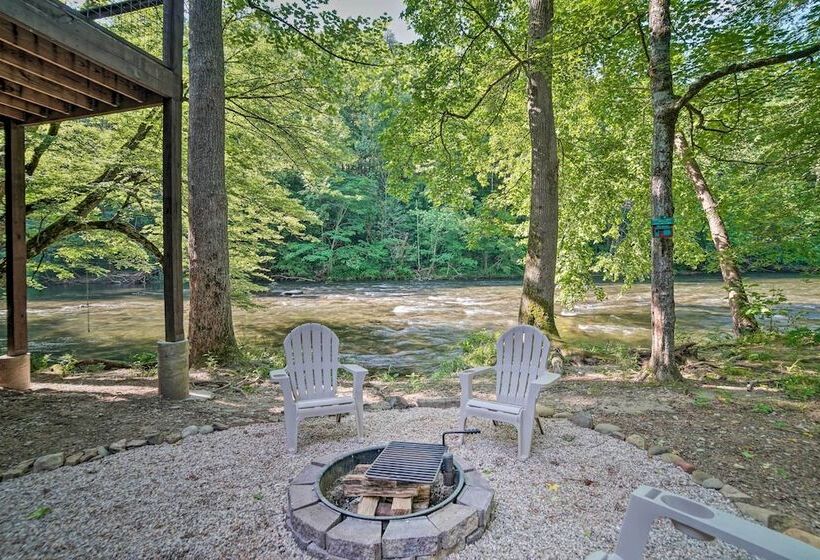 Crystal River Cabin W/ Scenic View & Fire Pit