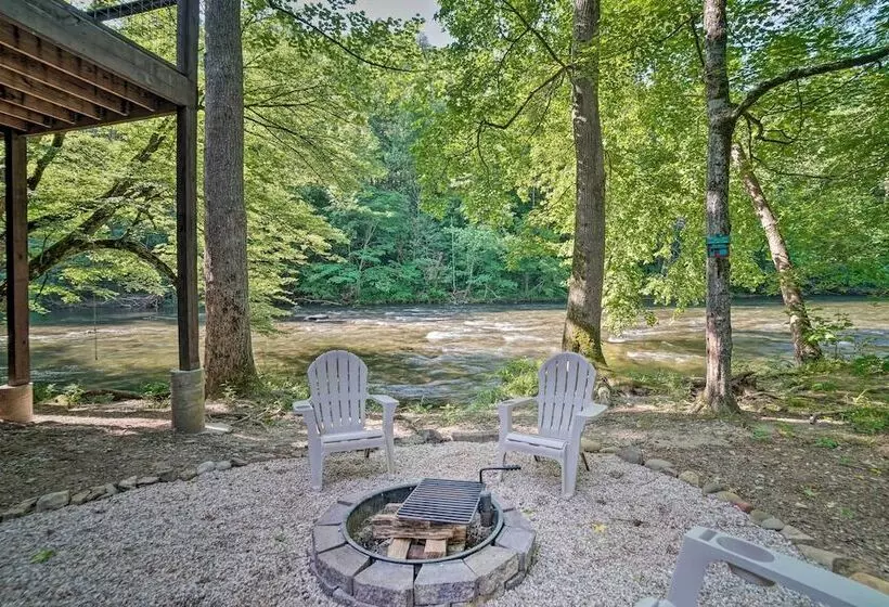 Crystal River Cabin W/ Scenic View & Fire Pit