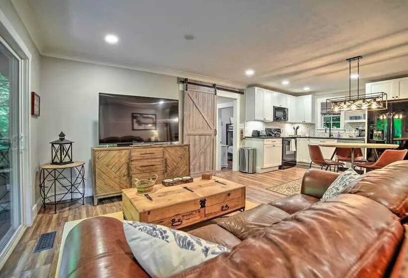 Crystal River Cabin W/ Scenic View & Fire Pit