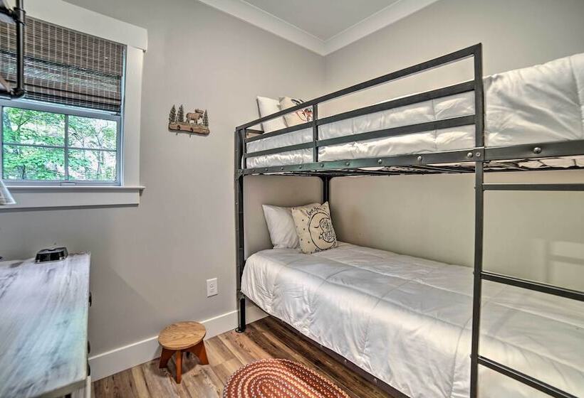 Crystal River Cabin W/ Scenic View & Fire Pit