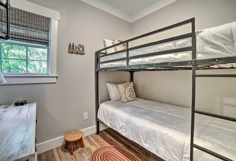 Crystal River Cabin W/ Scenic View & Fire Pit