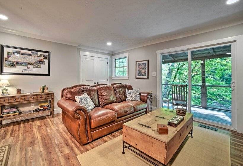 Crystal River Cabin W/ Scenic View & Fire Pit