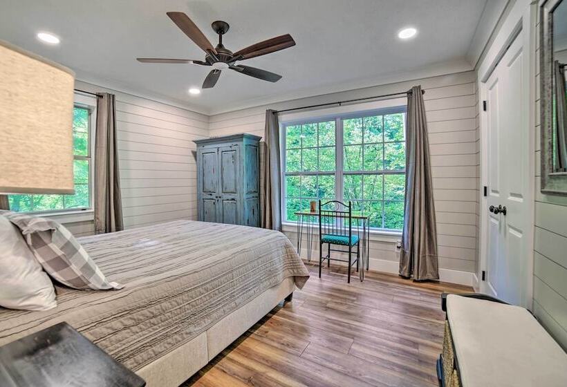 Crystal River Cabin W/ Scenic View & Fire Pit