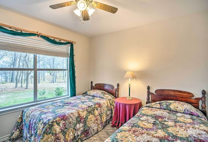 Family Alba Home W/ Boat Dock On Lake Fork!