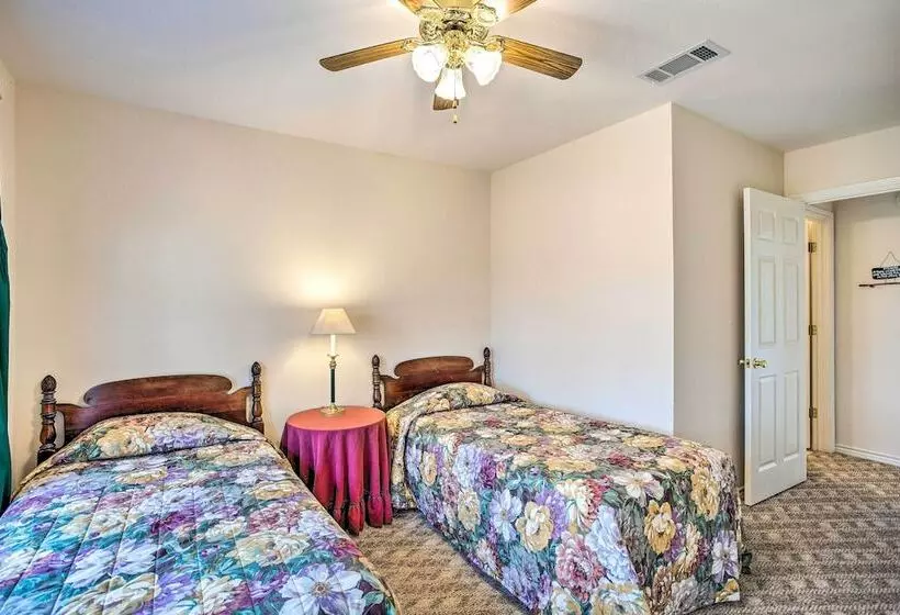 Family Alba Home W/ Boat Dock On Lake Fork!