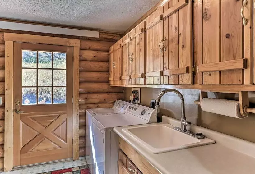 Hill City Cabin Along Newton Creek, Near Sturgis