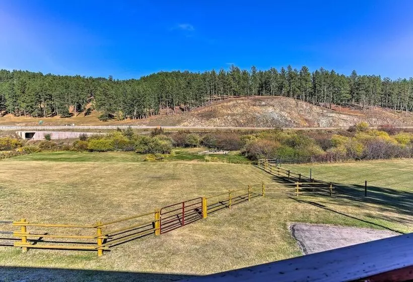 Hill City Cabin Along Newton Creek, Near Sturgis