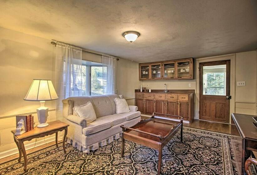 Historic Countryside Escape  Relax, Hike, & Fish!