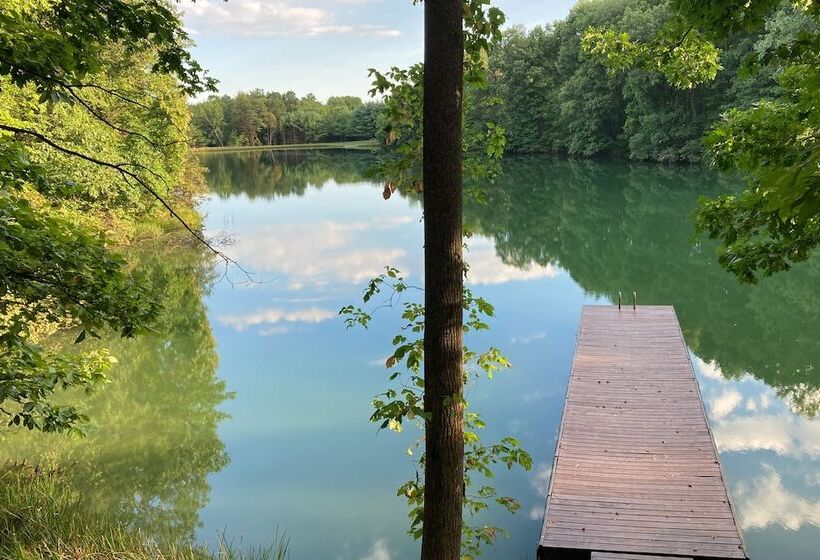 Hocking Hills Lake Gem W/ Hot Tub, Dock, 100 Acres