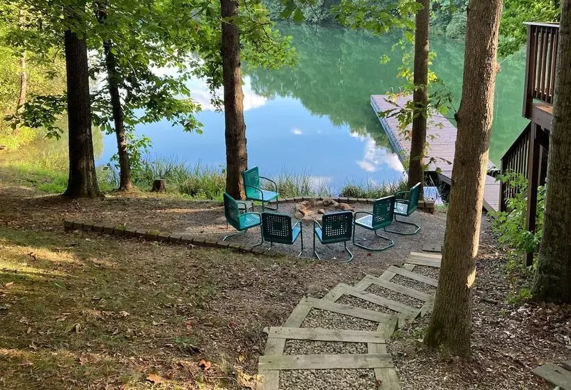 Hocking Hills Lake Gem W/ Hot Tub, Dock, 100 Acres