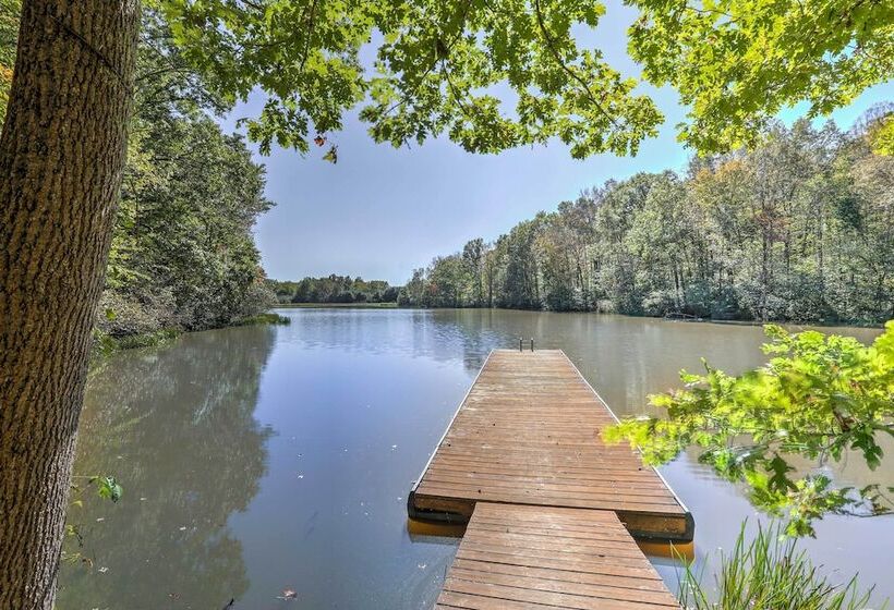 Hocking Hills Lake Gem W/ Hot Tub, Dock, 100 Acres