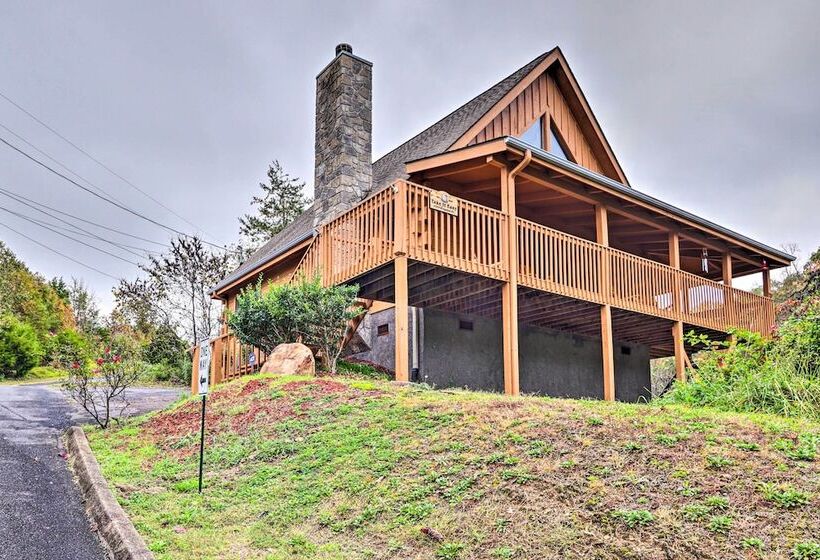 Homey Sevierville Cabin W/ Deck Near Pigeon Forge!