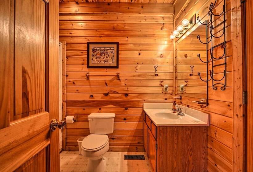 Homey Sevierville Cabin W/ Deck Near Pigeon Forge!