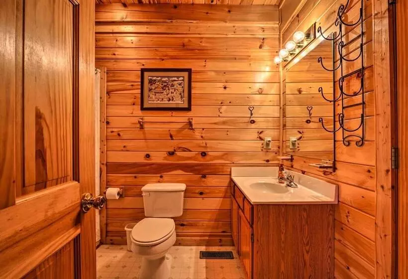 Homey Sevierville Cabin W/ Deck Near Pigeon Forge!