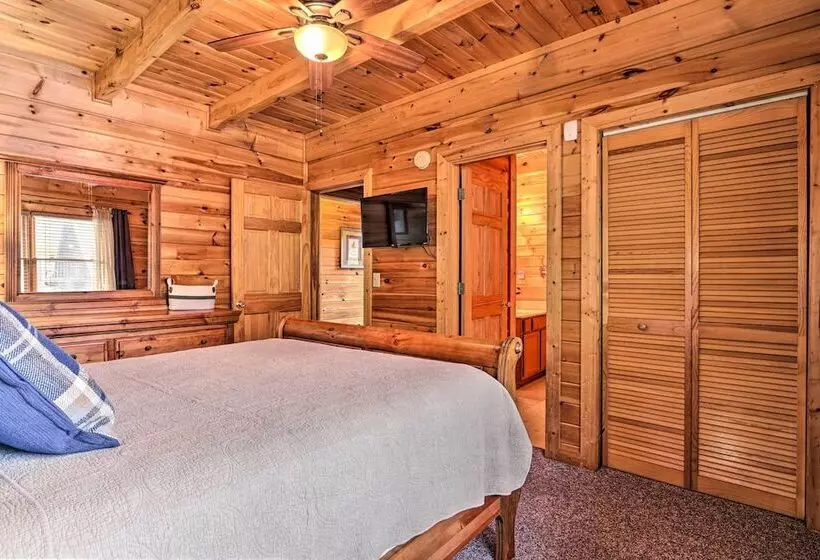 Homey Sevierville Cabin W/ Deck Near Pigeon Forge!