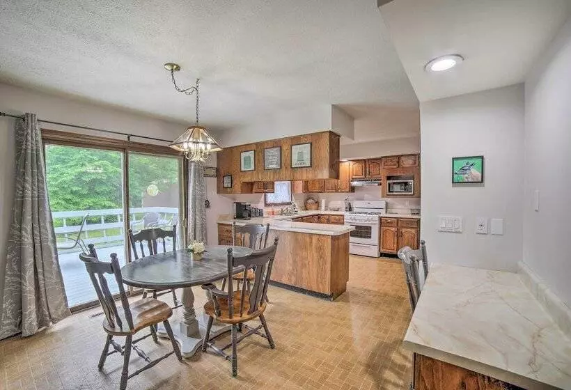 Indiana Countryside Retreat On 37 Acre Land!