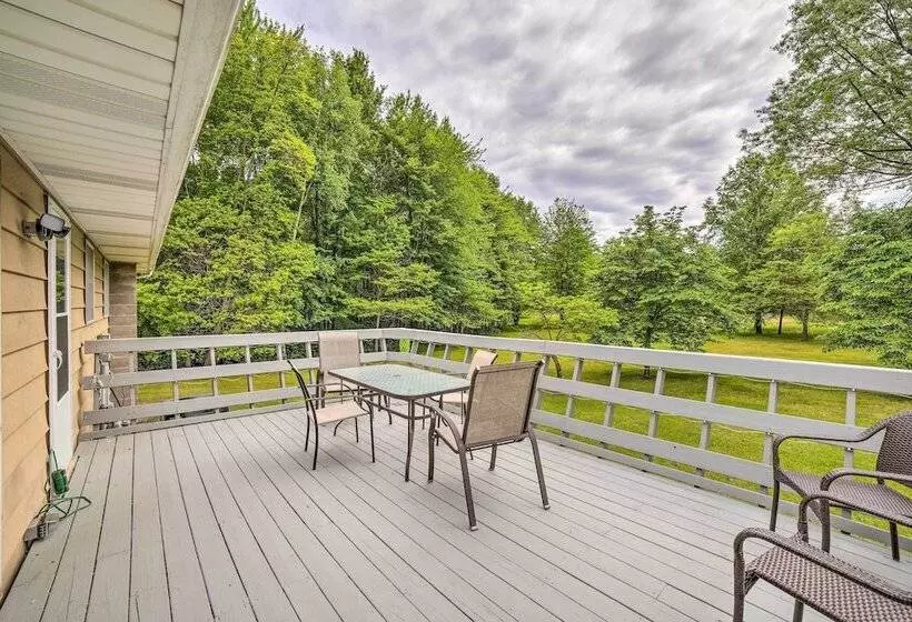 Indiana Countryside Retreat On 37 Acre Land!