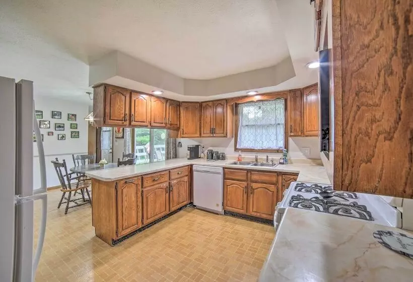Indiana Countryside Retreat On 37 Acre Land!