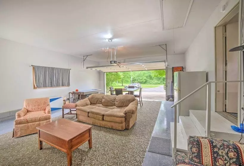 Indiana Countryside Retreat On 37 Acre Land!