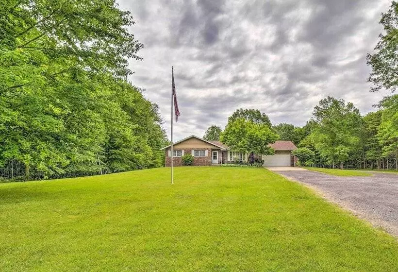 Indiana Countryside Retreat On 37 Acre Land!
