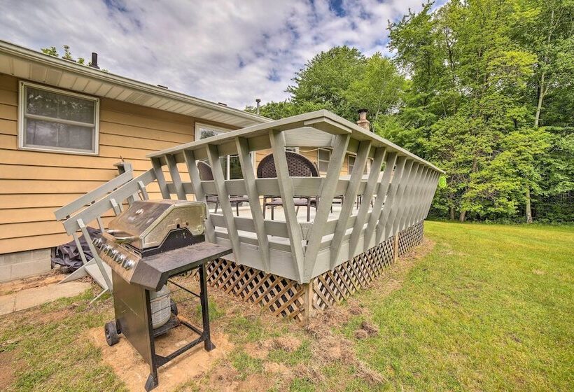 Indiana Countryside Retreat On 37 Acre Land!