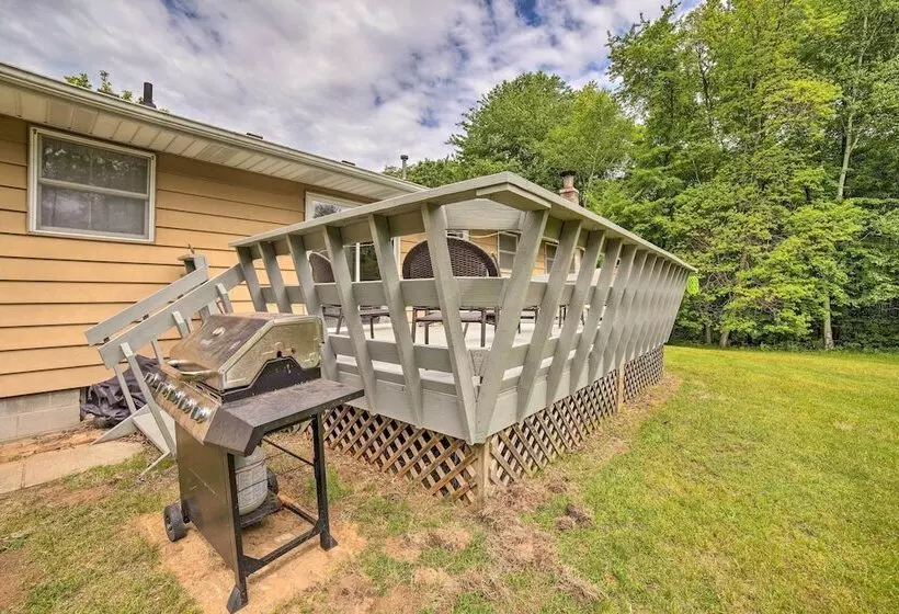 Indiana Countryside Retreat On 37 Acre Land!