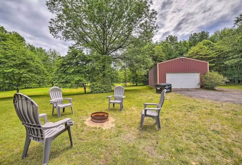 Indiana Countryside Retreat On 37 Acre Land!