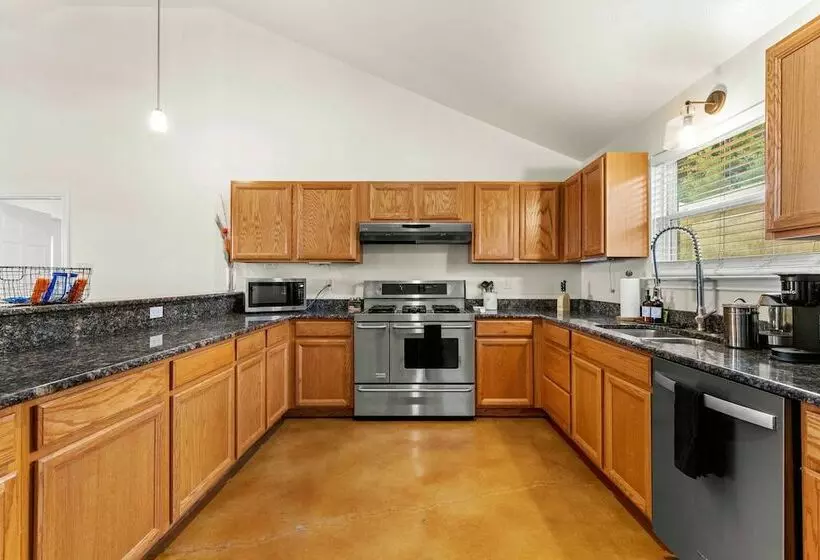 La Paloma Home W/ Game Room ~ 3 Mi To Lake