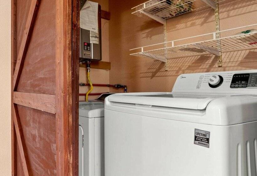 La Paloma Home W/ Game Room ~ 3 Mi To Lake