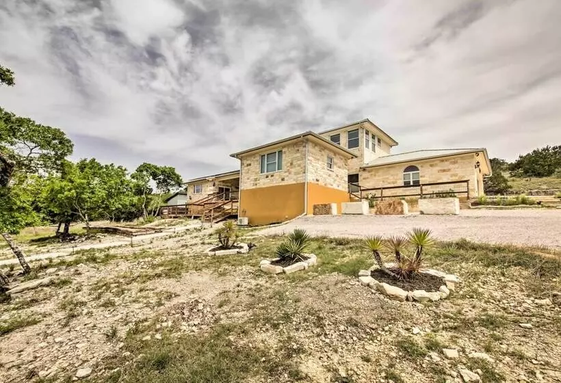 Ladera  Wimberley Estate On 13 Acres W/ Hot Tub